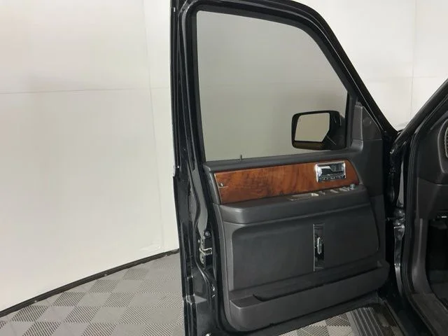 Used 2011 Black Lincoln Base image 11