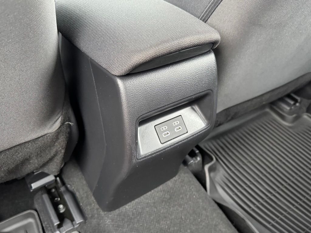 Used 2026  Toyota LE image 19