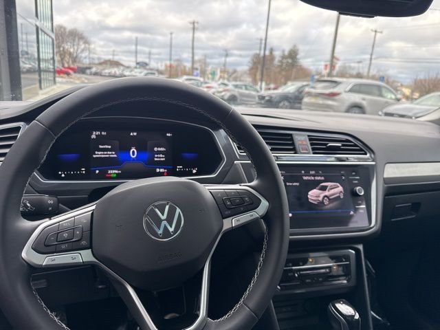 2022 Volkswagen Tiguan SE - Photo 21