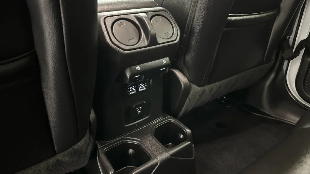 Used 2021 White Jeep High Altitude image 21