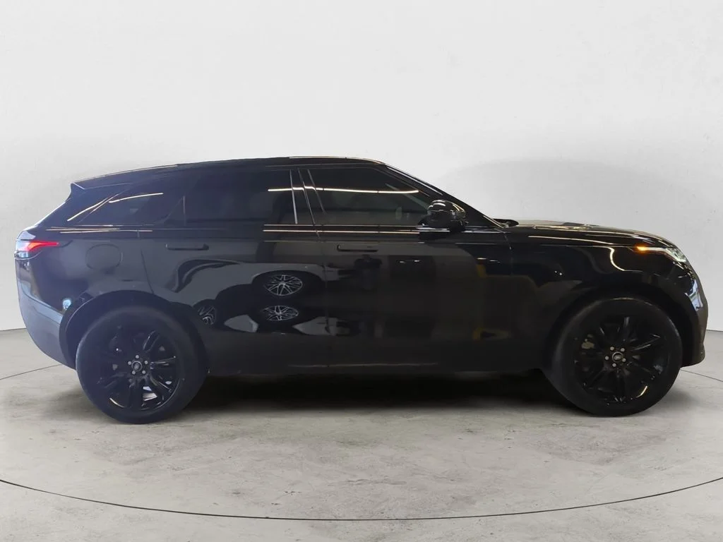 Used 2023 Black Land Rover R-Dynamic S MHEV image 7