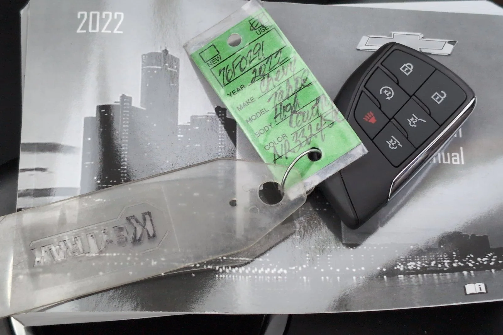Used 2022 EVERGREEN GRAY METALLIC Chevrolet High Country image 9