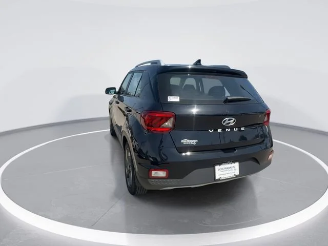 Used 2022 Black Hyundai SEL image 7