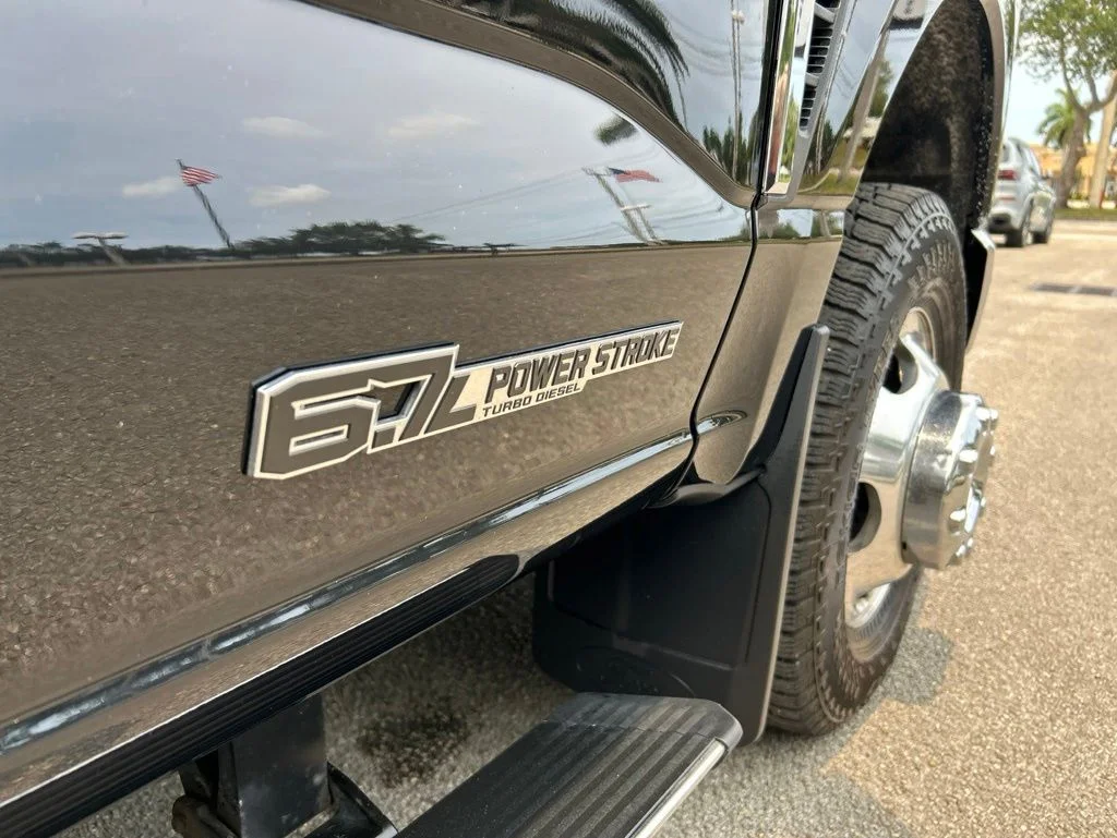 Used 2023 Black Ford Lariat image 25