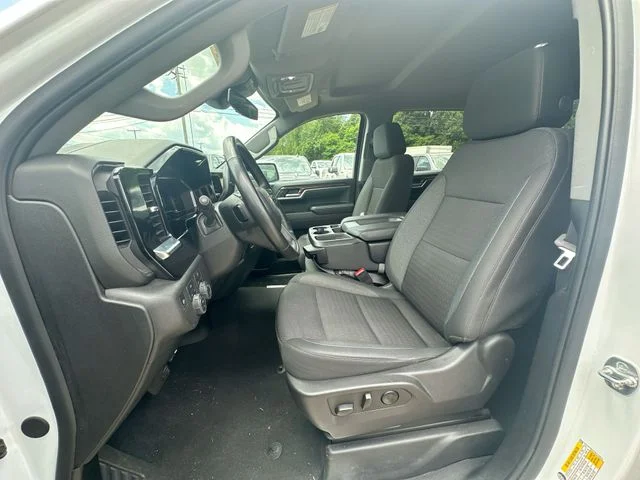 Used 2025 White Chevrolet LT image 22