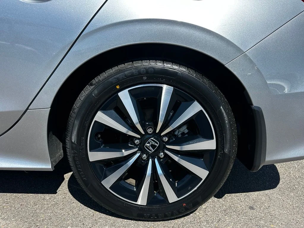 Used 2024  Honda EX image 11
