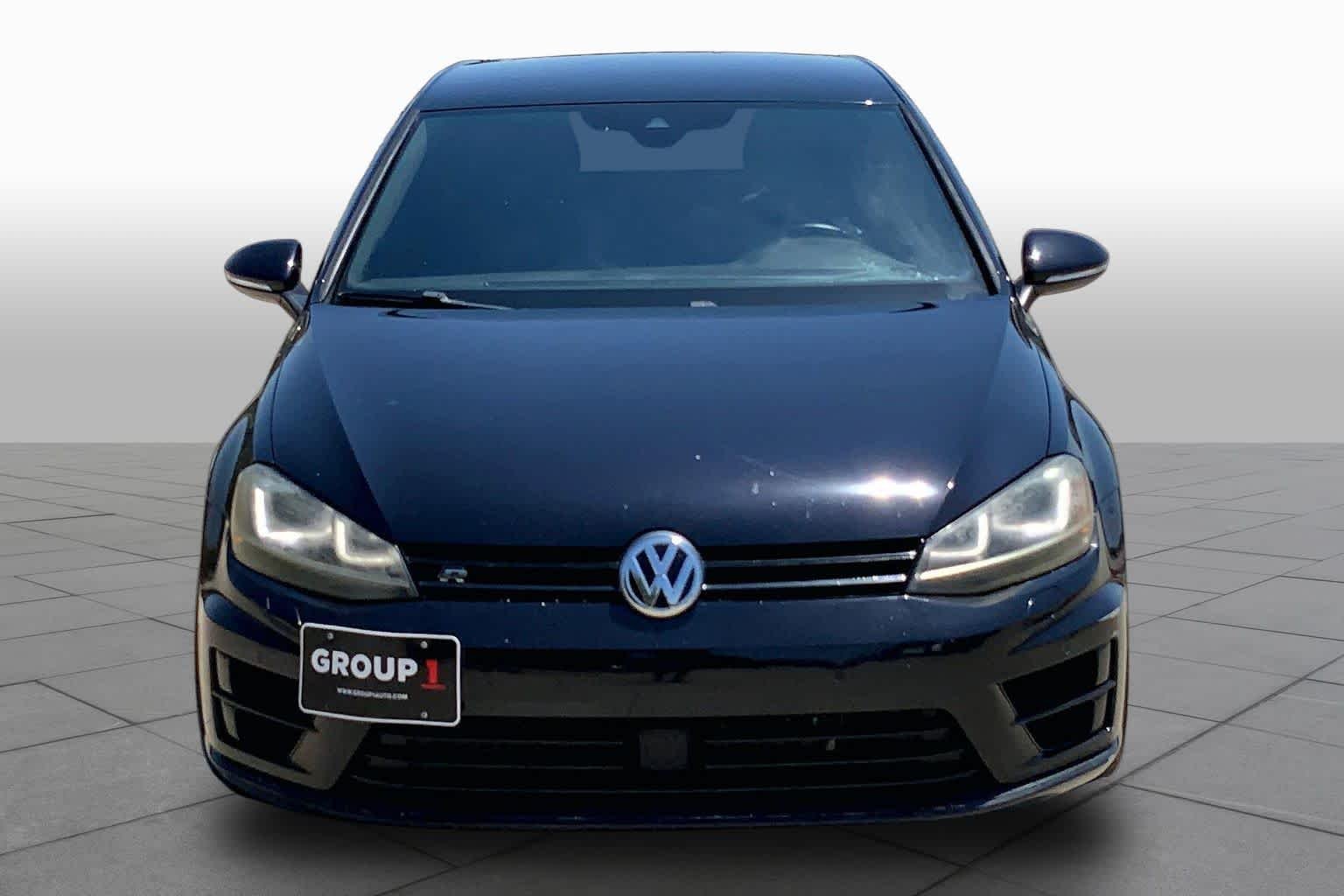 Used 2017 DEEP BLACK PEARL EFFECT Volkswagen  image 4