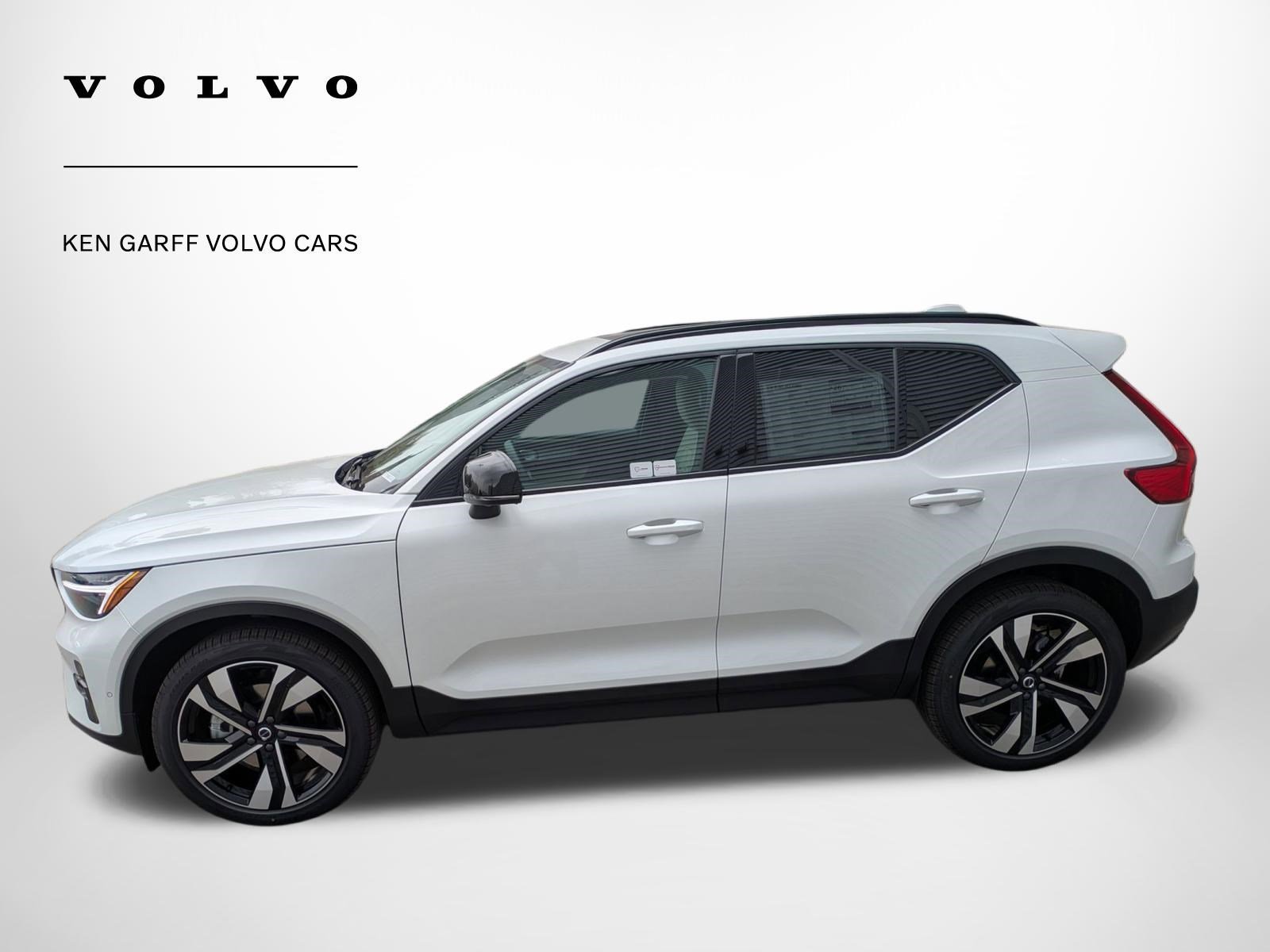 New 2026 Crystal White Volvo Plus image 7