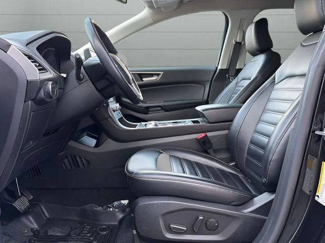 Used 2022 Black Ford SEL image 10