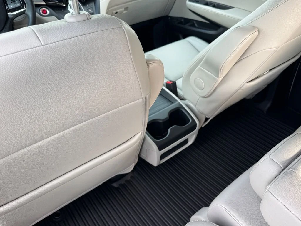 Used 2025 White Honda EX-L image 16