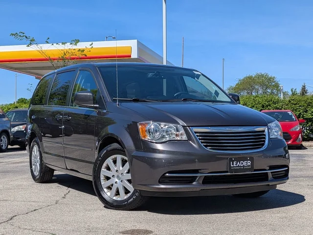 2015 Chrysler Town & Country LX
