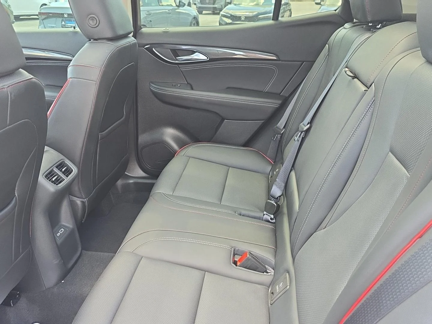 Used 2023 White Frost Tricoat Buick Essence image 23