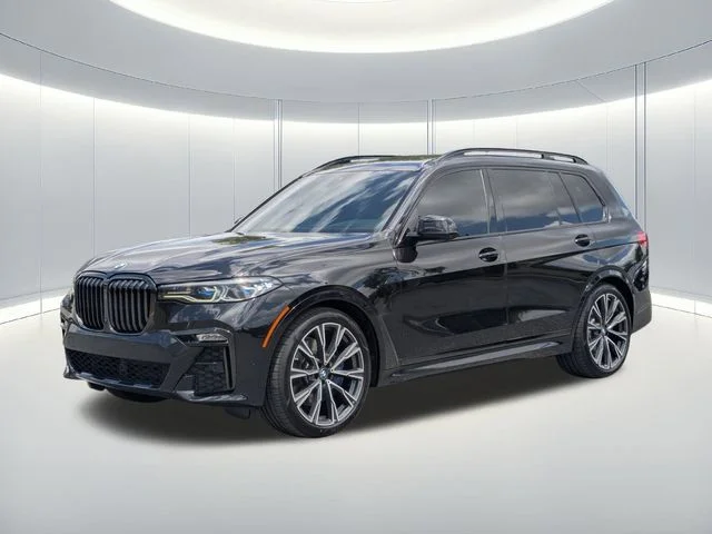 2021 BMW X7 M50i's photo