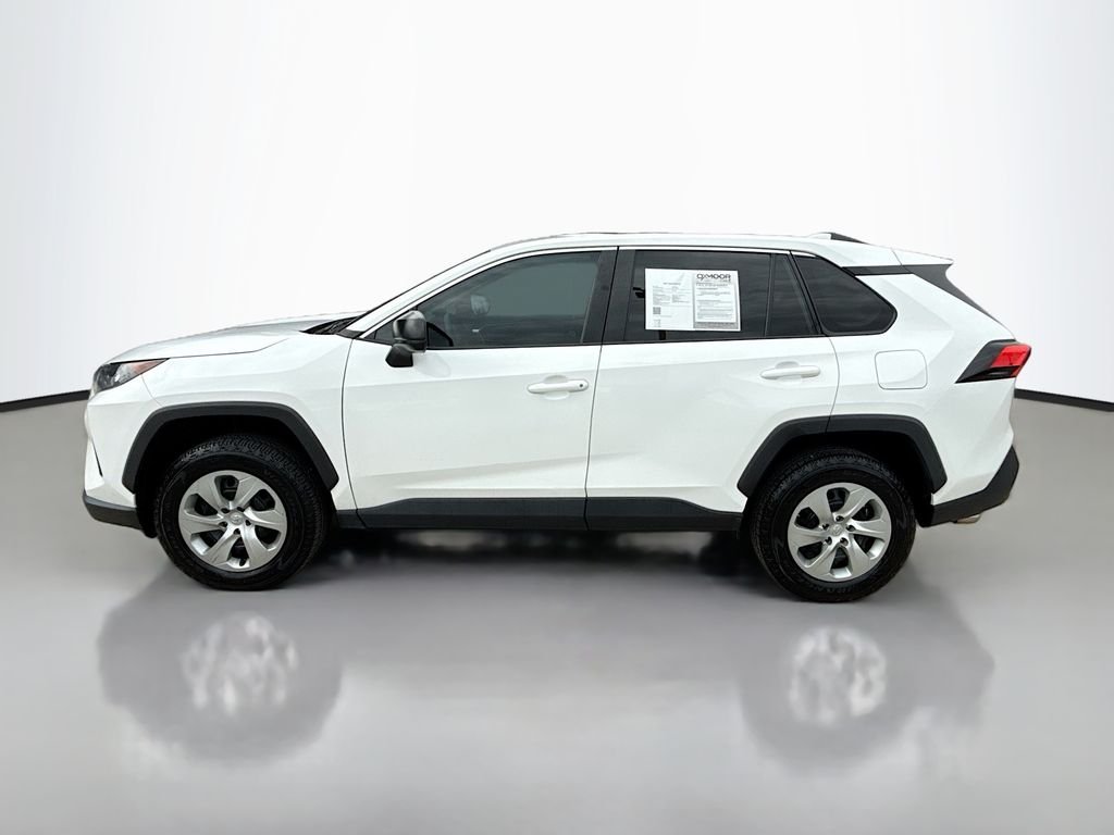 Used 2022 White Toyota LE image 4