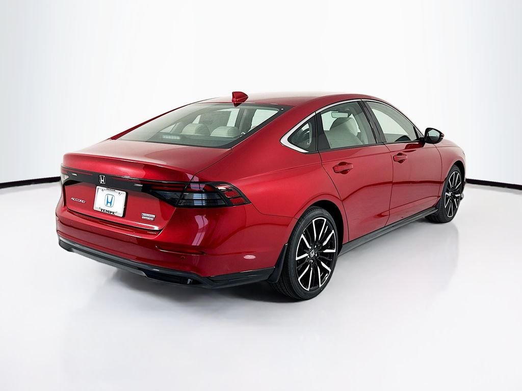 New 2026 Radiant Red Metallic Honda Touring image 5