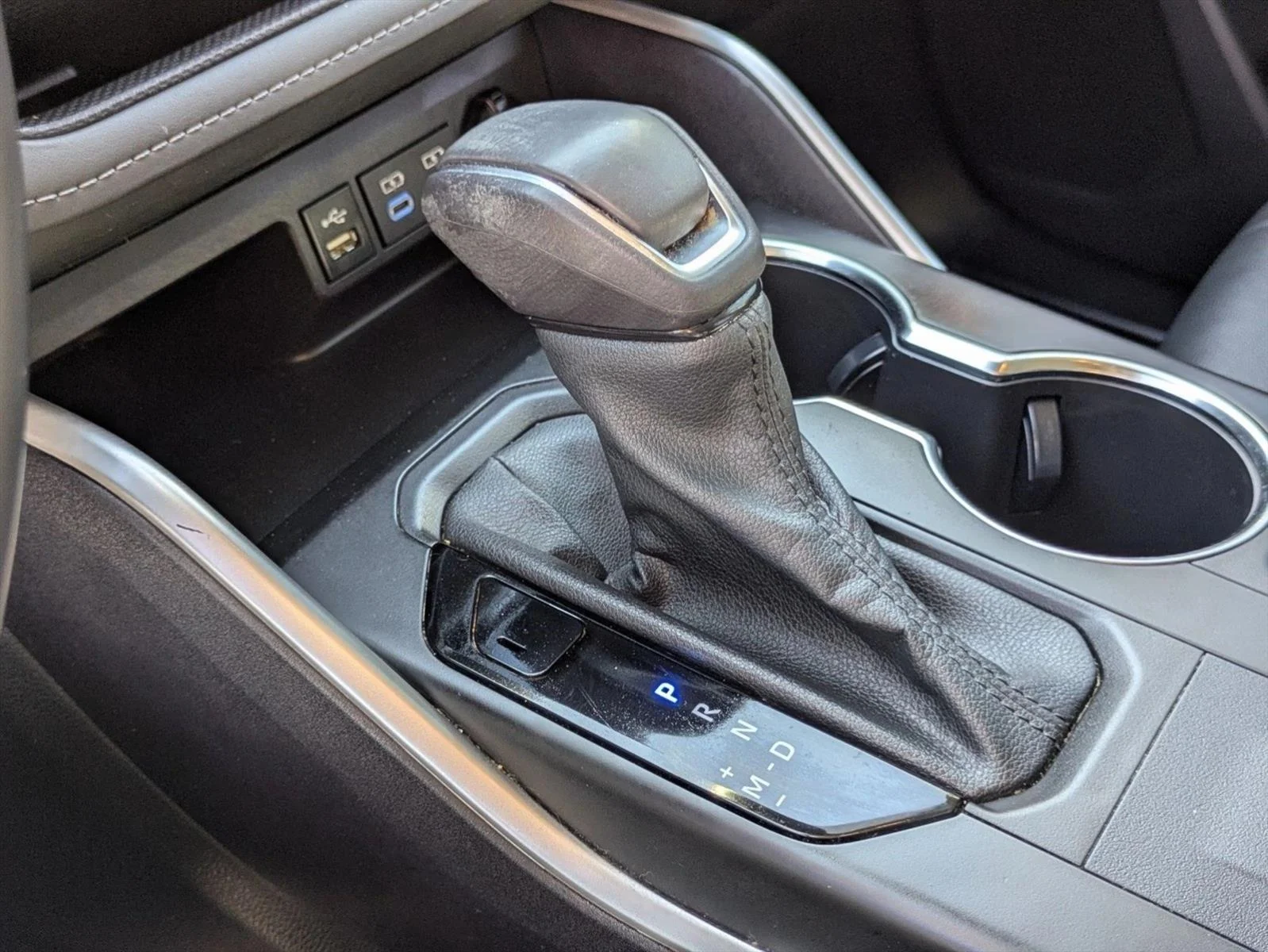 Used 2022 Ruby Flare Pearl Toyota XLE image 12