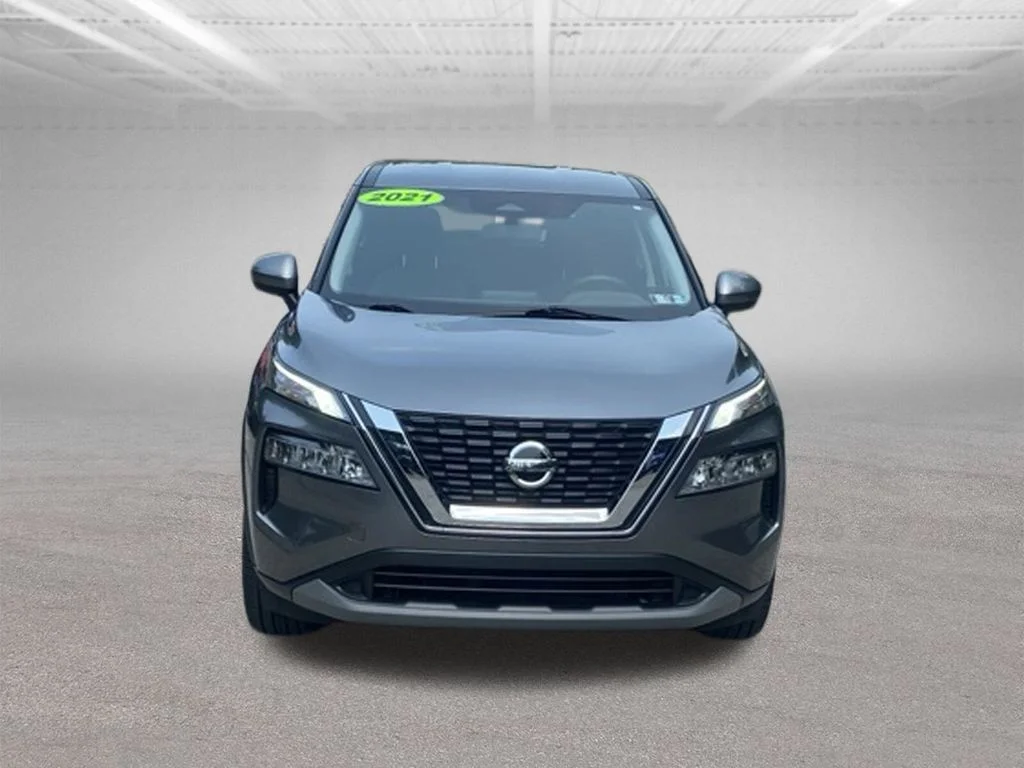Used 2021 Gray Nissan SV image 9