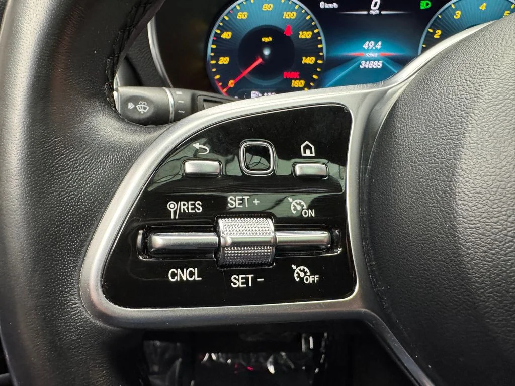 Used 2022 White Mercedes-Benz GLC 300 image 15