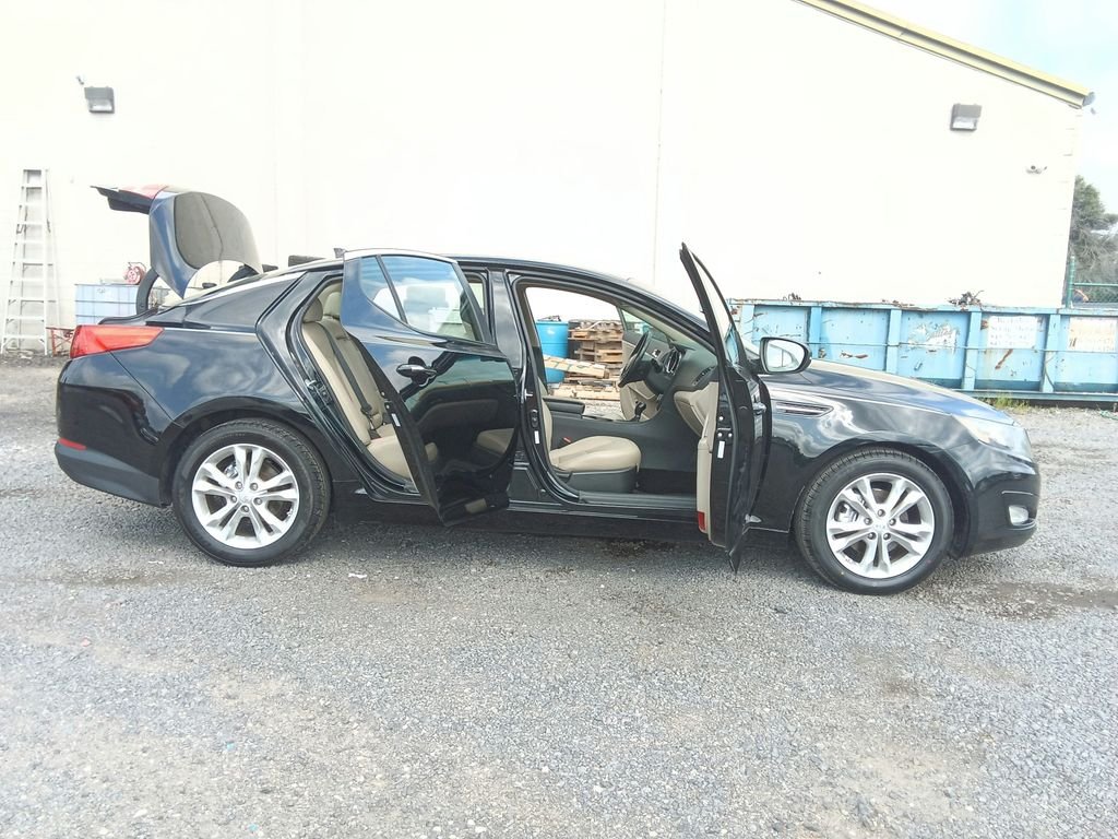 Used 2012 Black Kia EX image 14