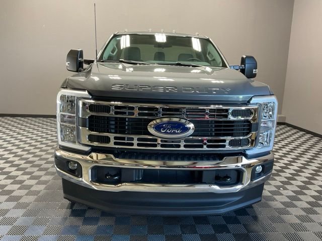 New 2026 Carbonized Gray Metallic Ford F-350® XLT image 4