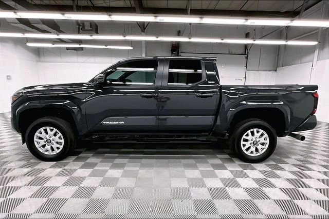 2024 Toyota Tacoma SR5 - Photo 14