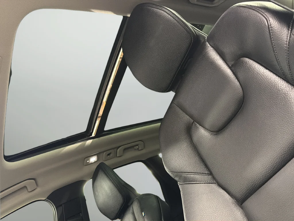 2024 Volvo XC60 Plus - Photo 19