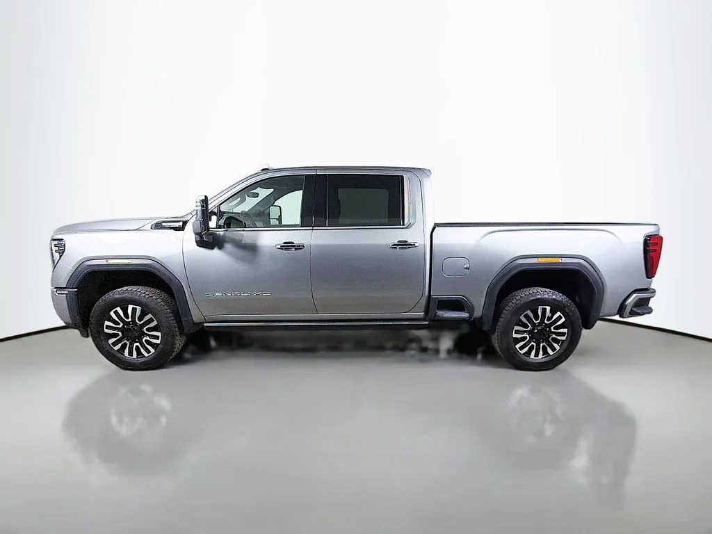 Used 2025 Silver GMC Denali Ultimate image 9