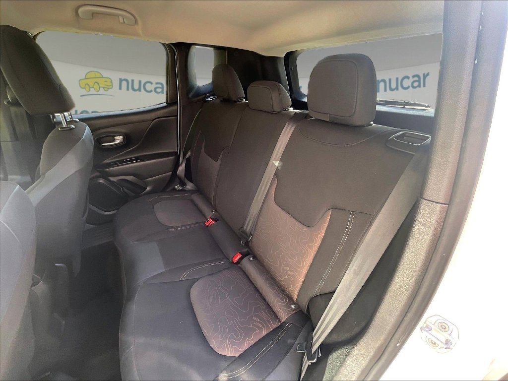 Used 2023 White Jeep Latitude image 25