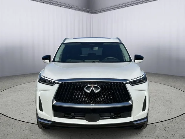 New 2027 RADIANT WHITE INFINITI Luxe FWD image 4