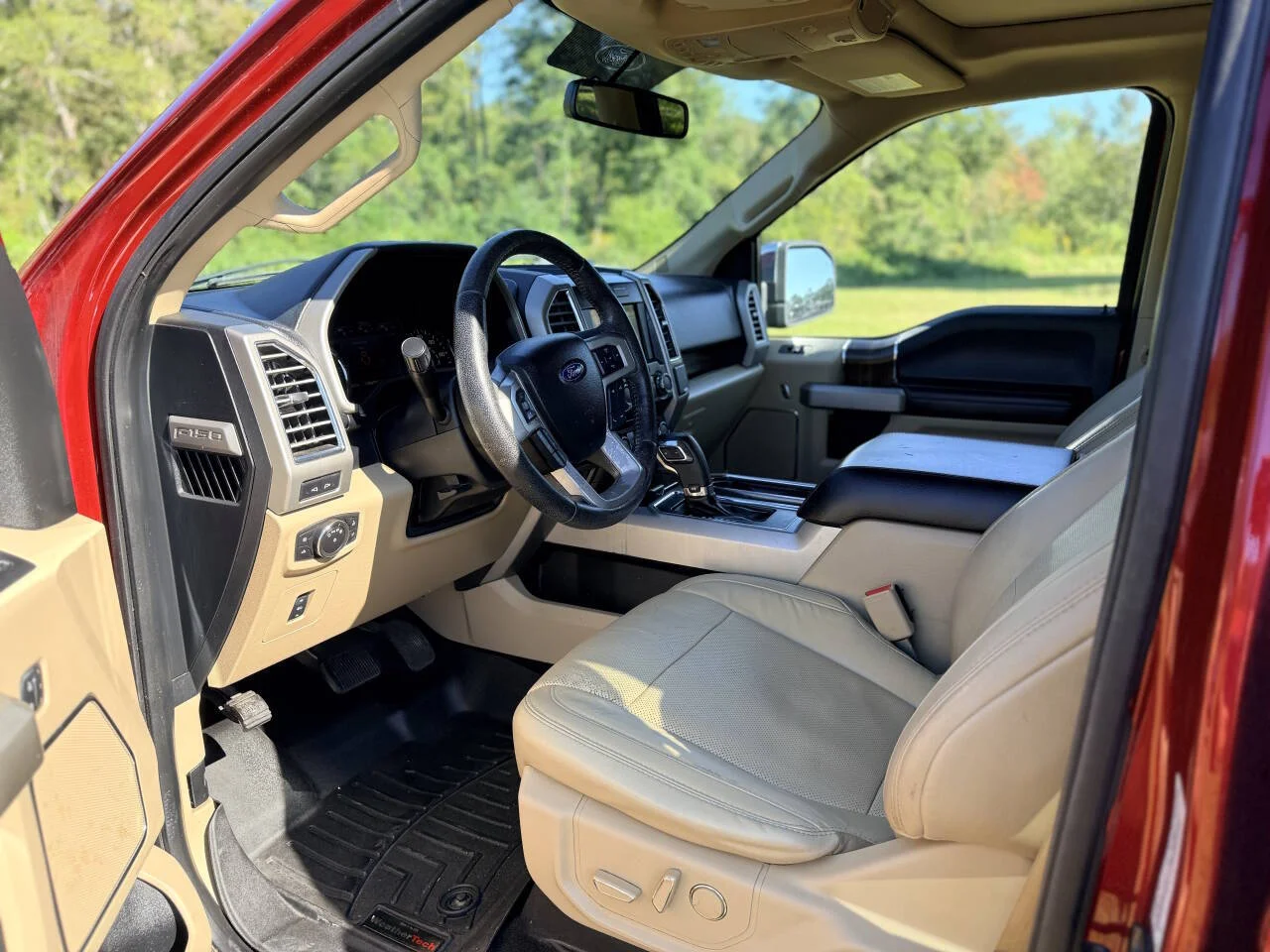 Used 2016 Red Ford Lariat 4x4 4dr SuperCrew 5.5 ft. SB image 25