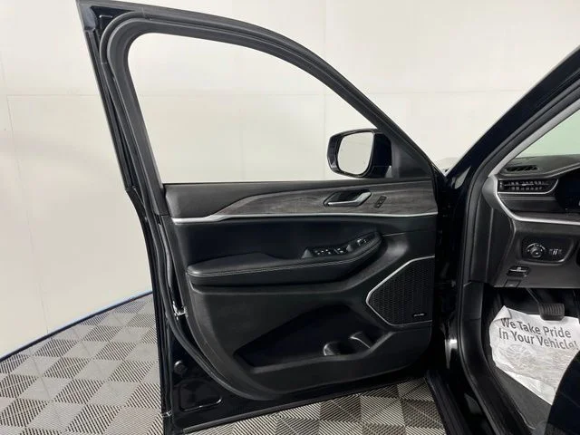 Used 2023 Black Jeep Limited image 12