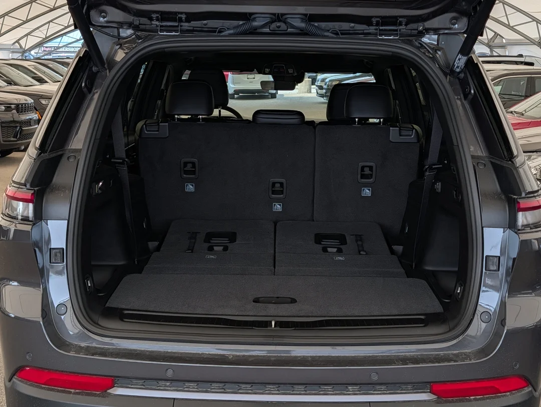 New 2026 Grey Jeep Altitude - - 4x4 - 2.0L Turbo - Altitude Appearance Pkg - Trailer Tow Pkg & Power Sunroof & More! image 32