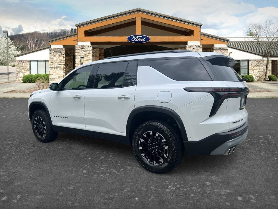 Used 2024 Iridescent Pearl Tricoat Chevrolet AWD Z71 image 6