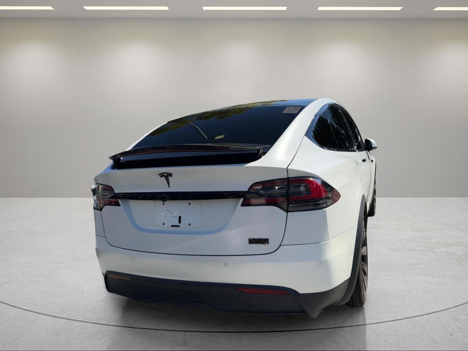 Used 2022 Pearl White Multi-Coat Tesla Plaid image 17