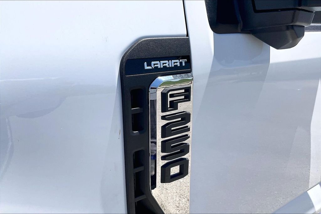 New 2026 Ford Super Duty F-250 Lariat 4D Crew Cab