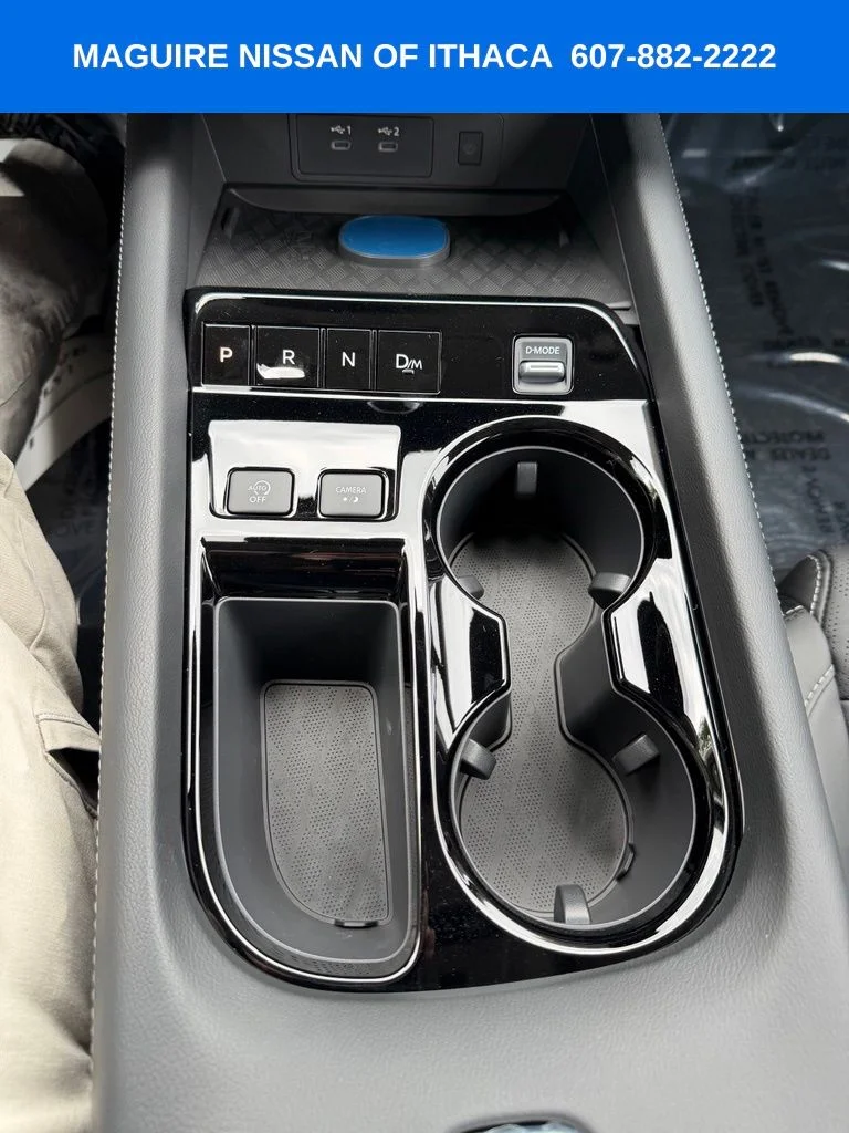 Used 2026 Black Nissan Platinum image 13