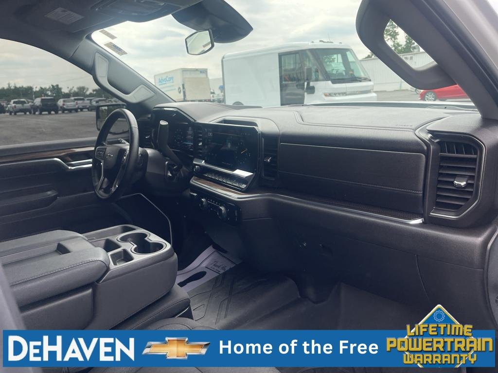 Used 2024 Summit White Chevrolet RST image 28
