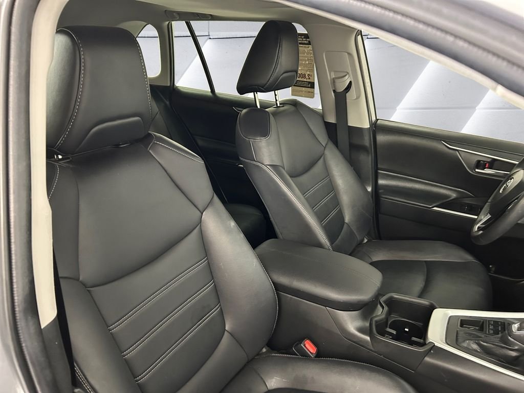 Used 2022 Silver Toyota XLE Premium image 14