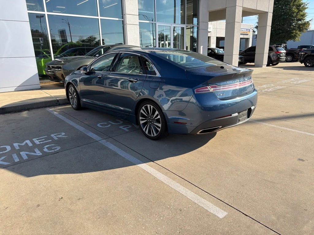 Used 2019 Blue Lincoln Reserve image 10