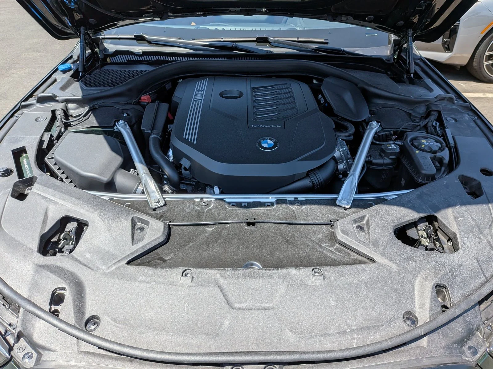 Used 2025 San Remo Green Metallic BMW 840i image 24