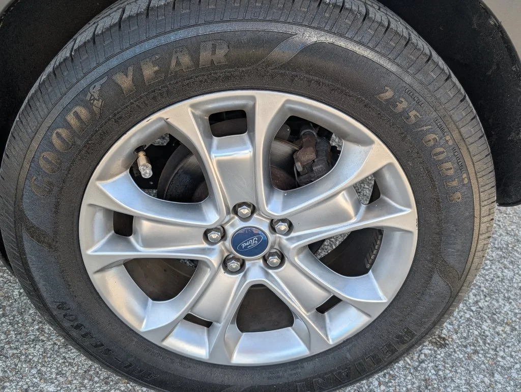 Used 2013 Gray Ford SEL image 10