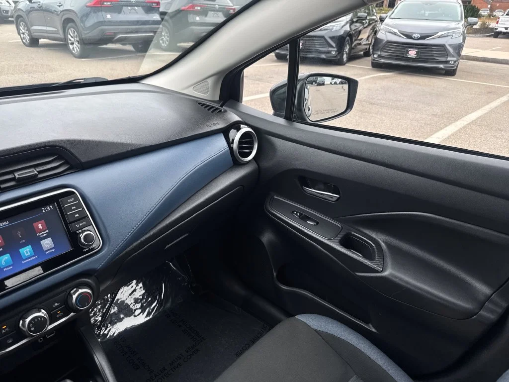 Used 2025 Black Nissan 1.6 SV image 26