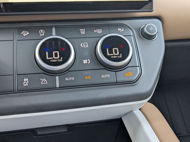 New 2026 Woolstone Green Land Rover X-Dynamic SE image 22