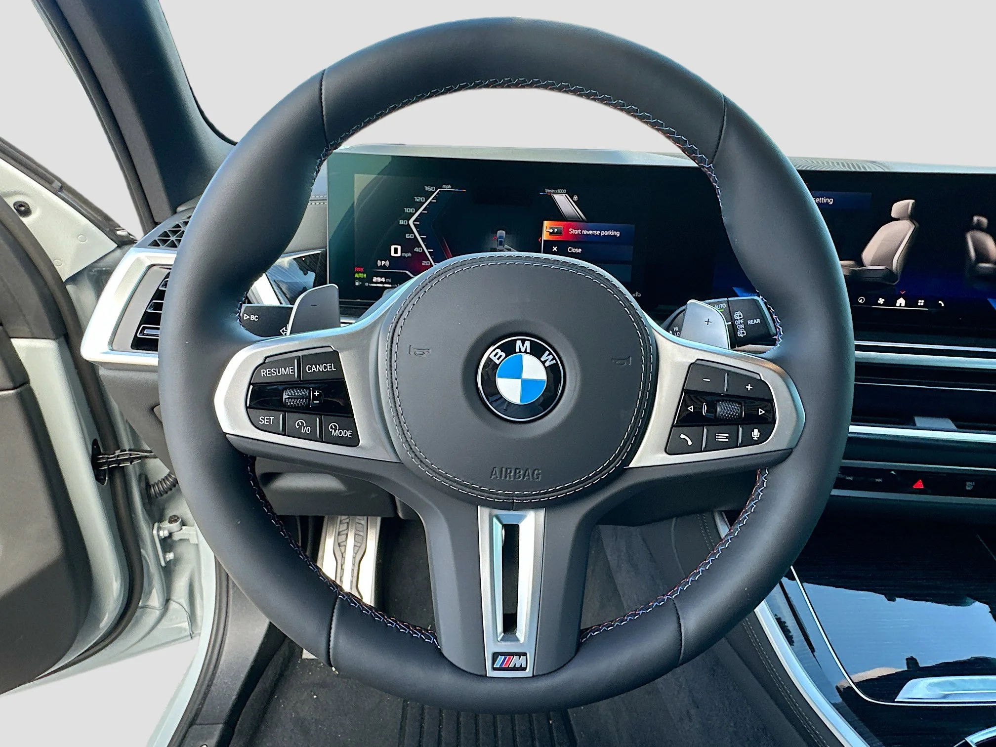 2026 BMW X5 M60i - Photo 8