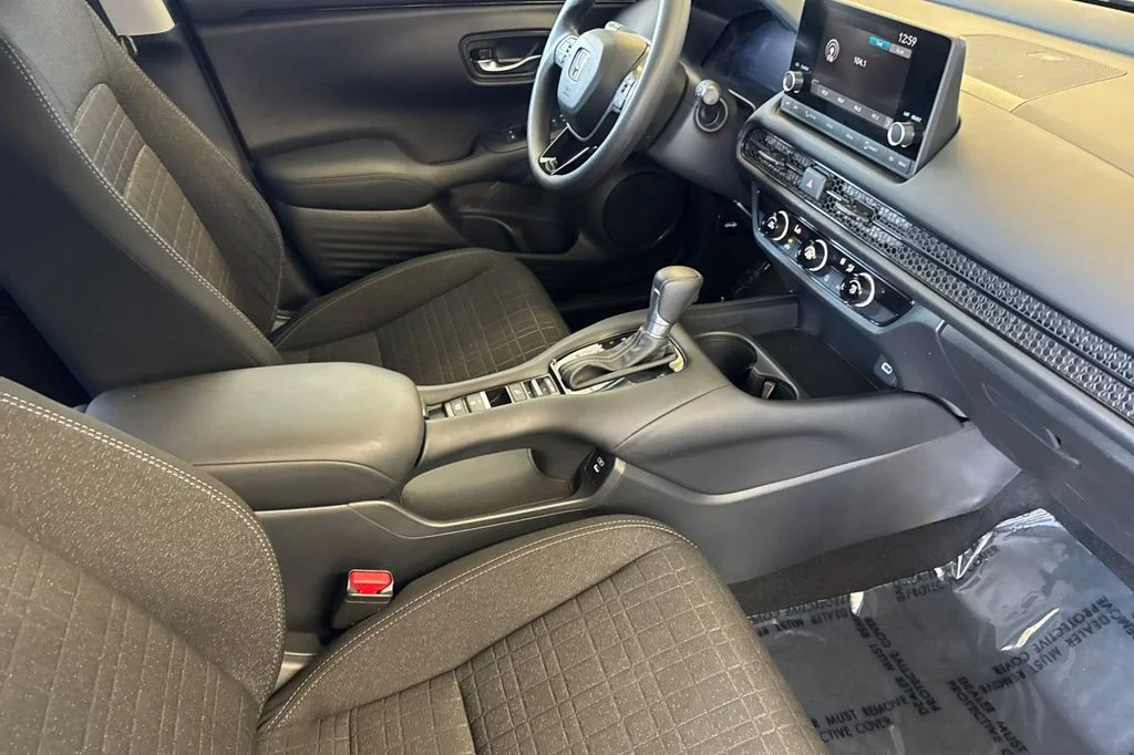Certified Used 2025 Modern Steel Metallic Honda LX image 20
