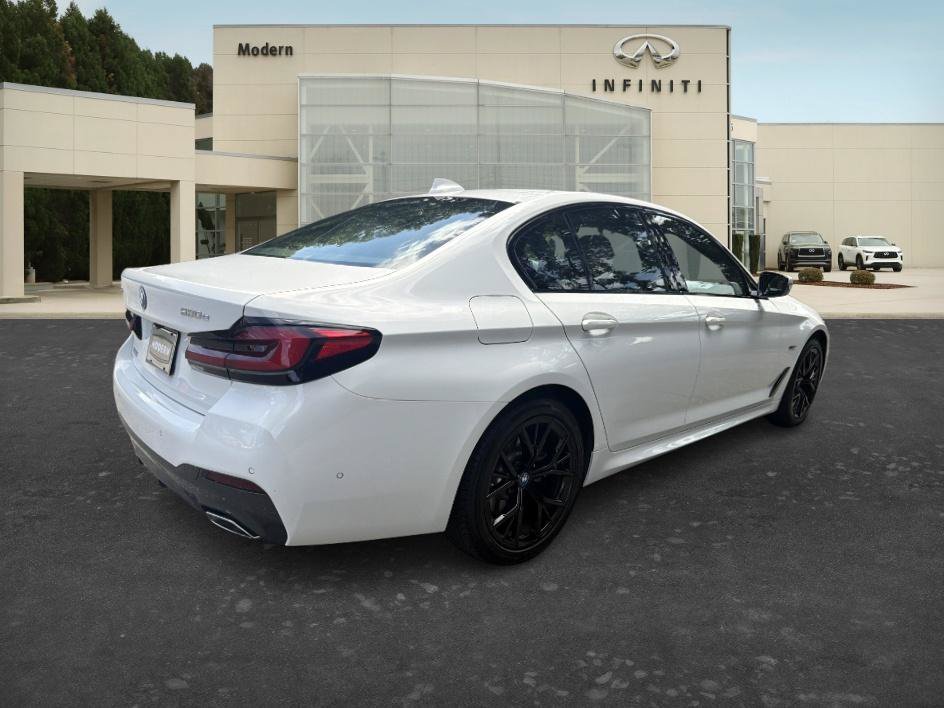 Used 2023 Alpine White BMW 530e xDrive image 5