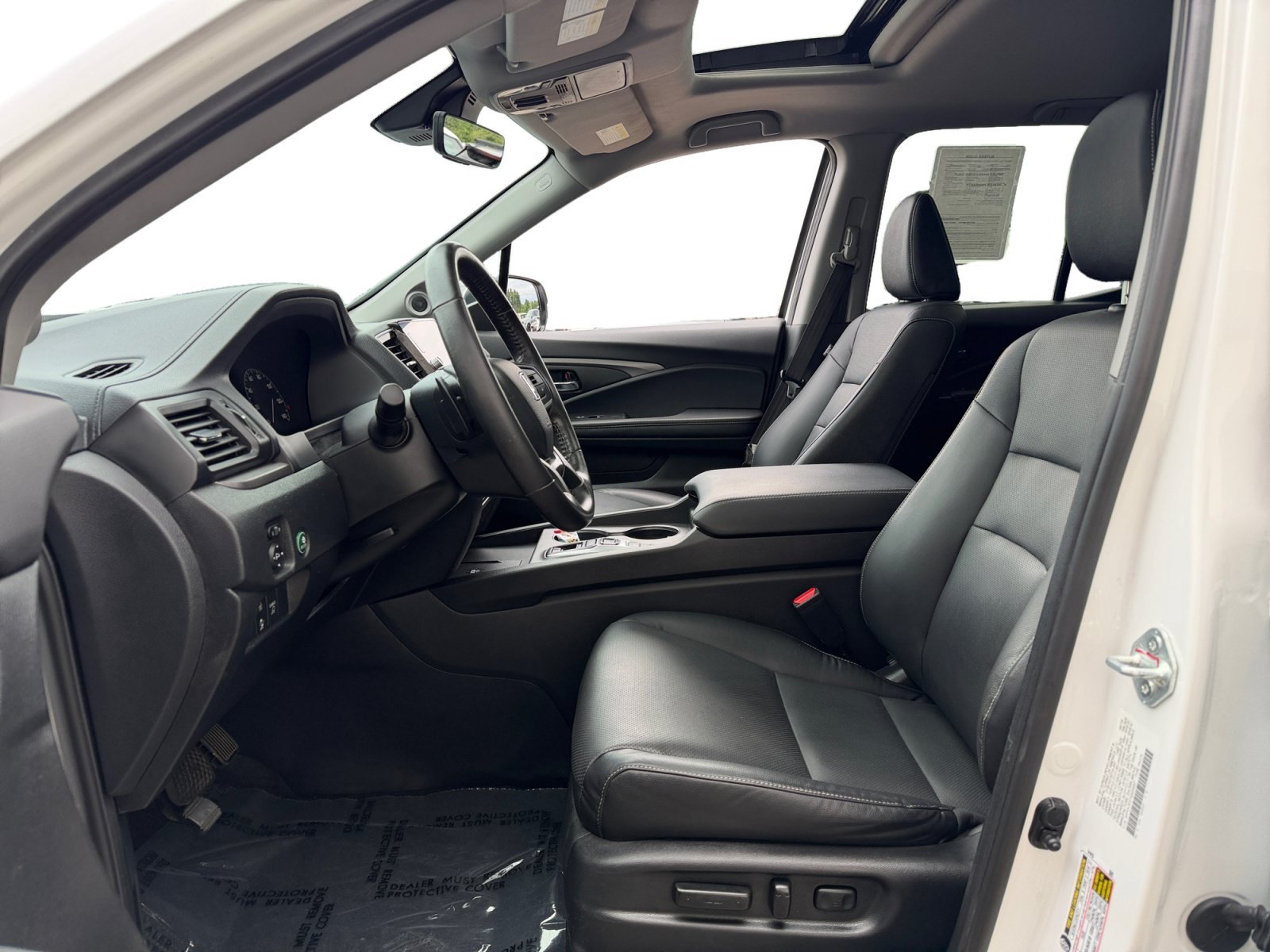 Used 2025 White Honda RTL image 8