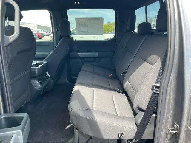 2025 Ford F-150 XLT - Photo 36