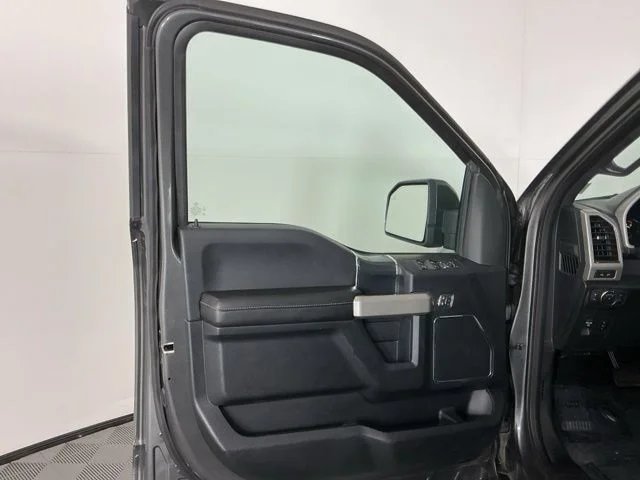 Used 2018 Magnetic Ford Lariat image 12