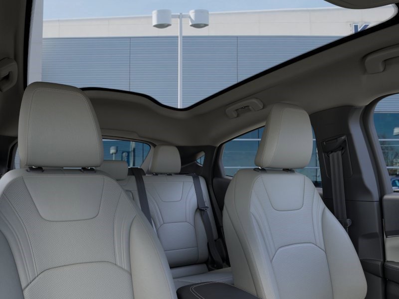 New 2026 Star White Metallic Tri-coat Ford Premium image 23